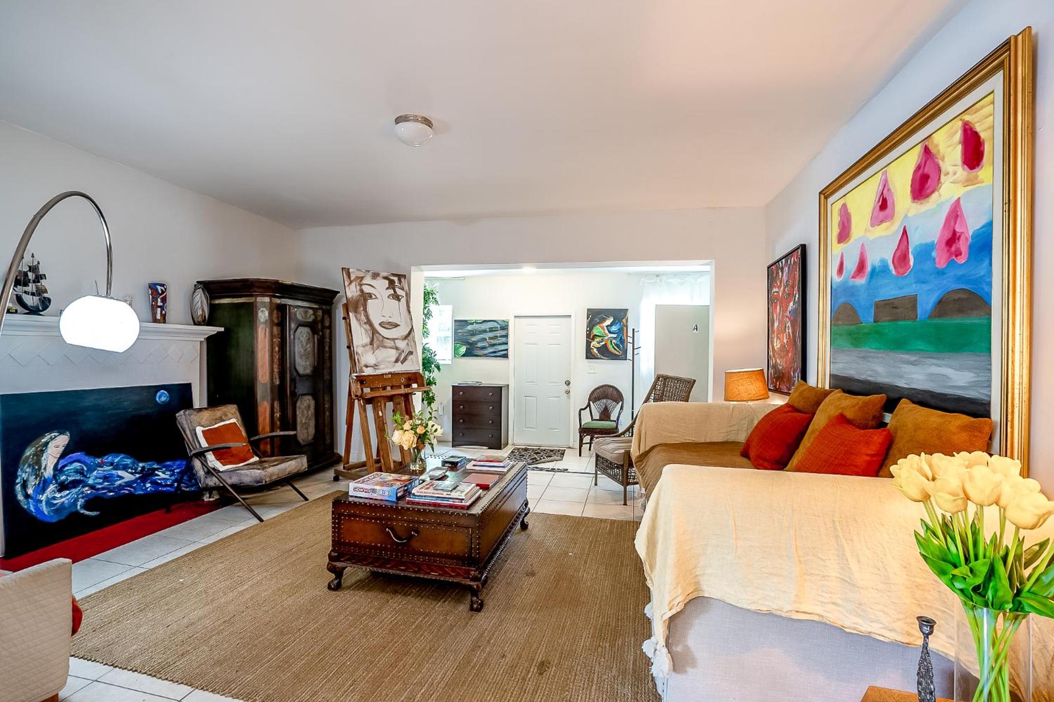 Private Rooms at Miami, Buena Vista with Parking