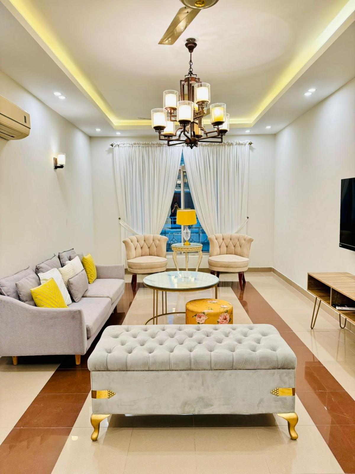 Abu Dhabi Tower Luxurious Apartments - LMY Islamabad