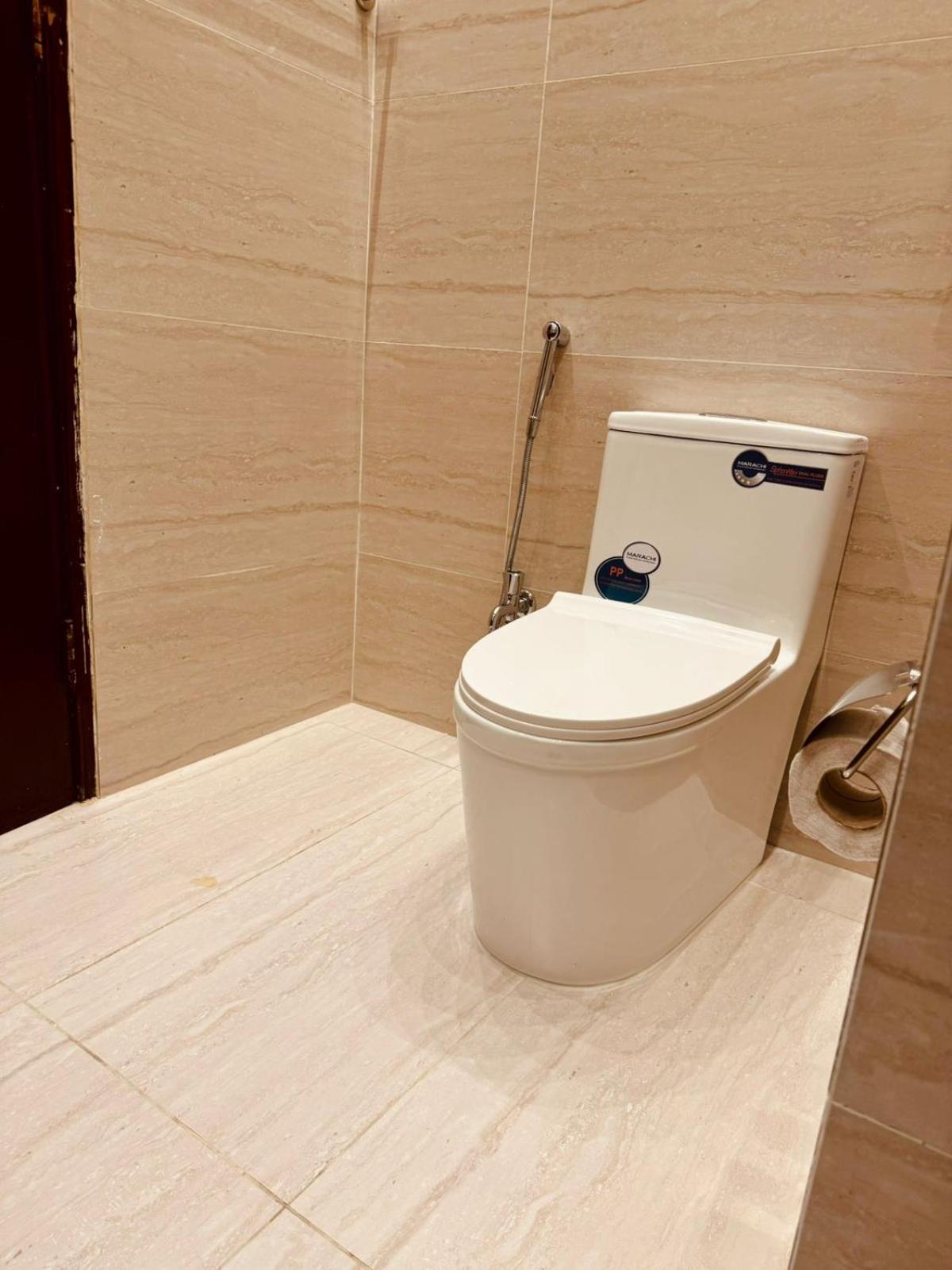 Abu Dhabi Tower Luxurious Apartments - LMY Islamabad
