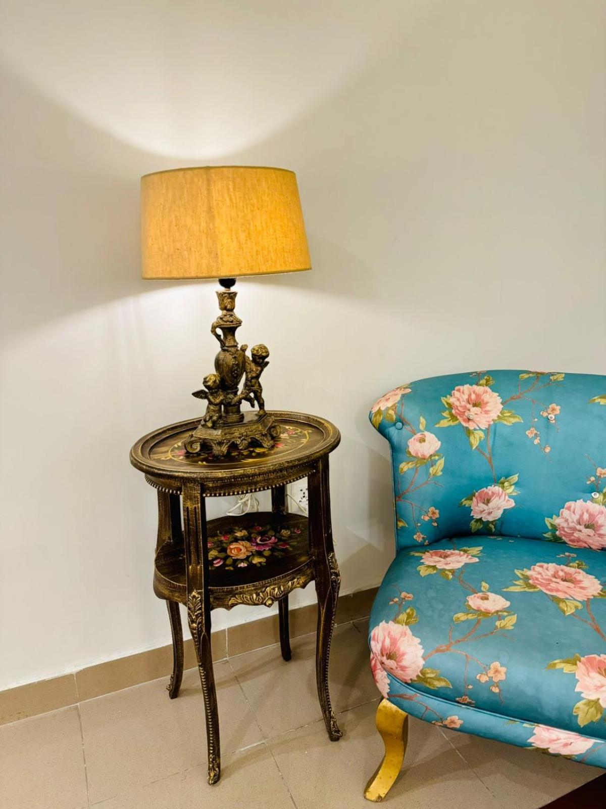 Abu Dhabi Tower Luxurious Apartments - LMY Islamabad