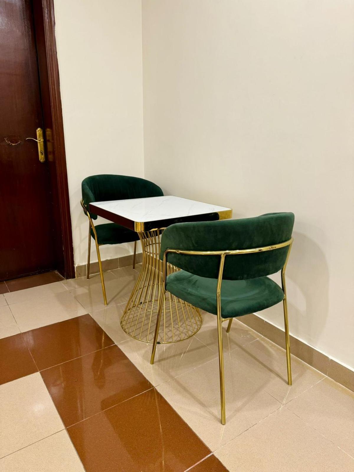 Abu Dhabi Tower Luxurious Apartments - LMY Islamabad