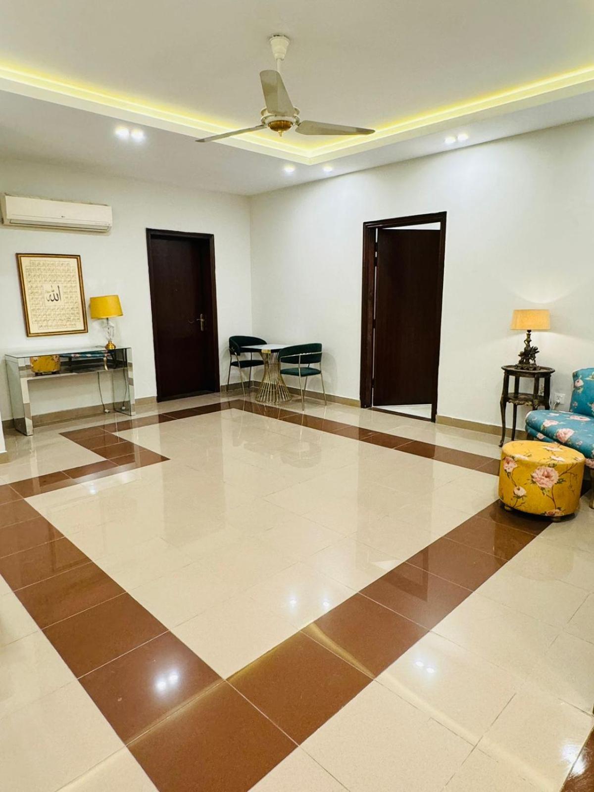 Abu Dhabi Tower Luxurious Apartments - LMY Islamabad