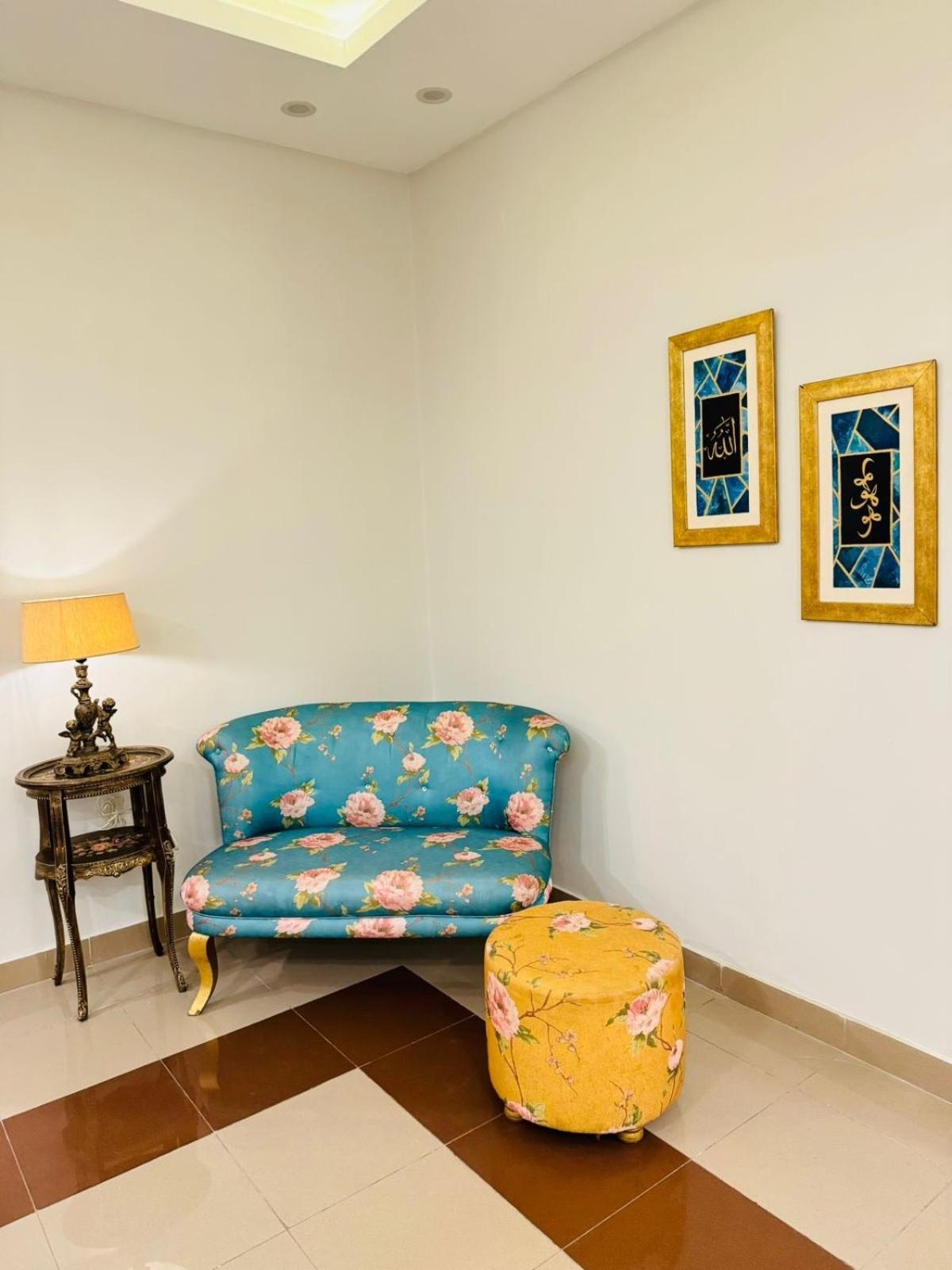 Abu Dhabi Tower Luxurious Apartments - LMY Islamabad