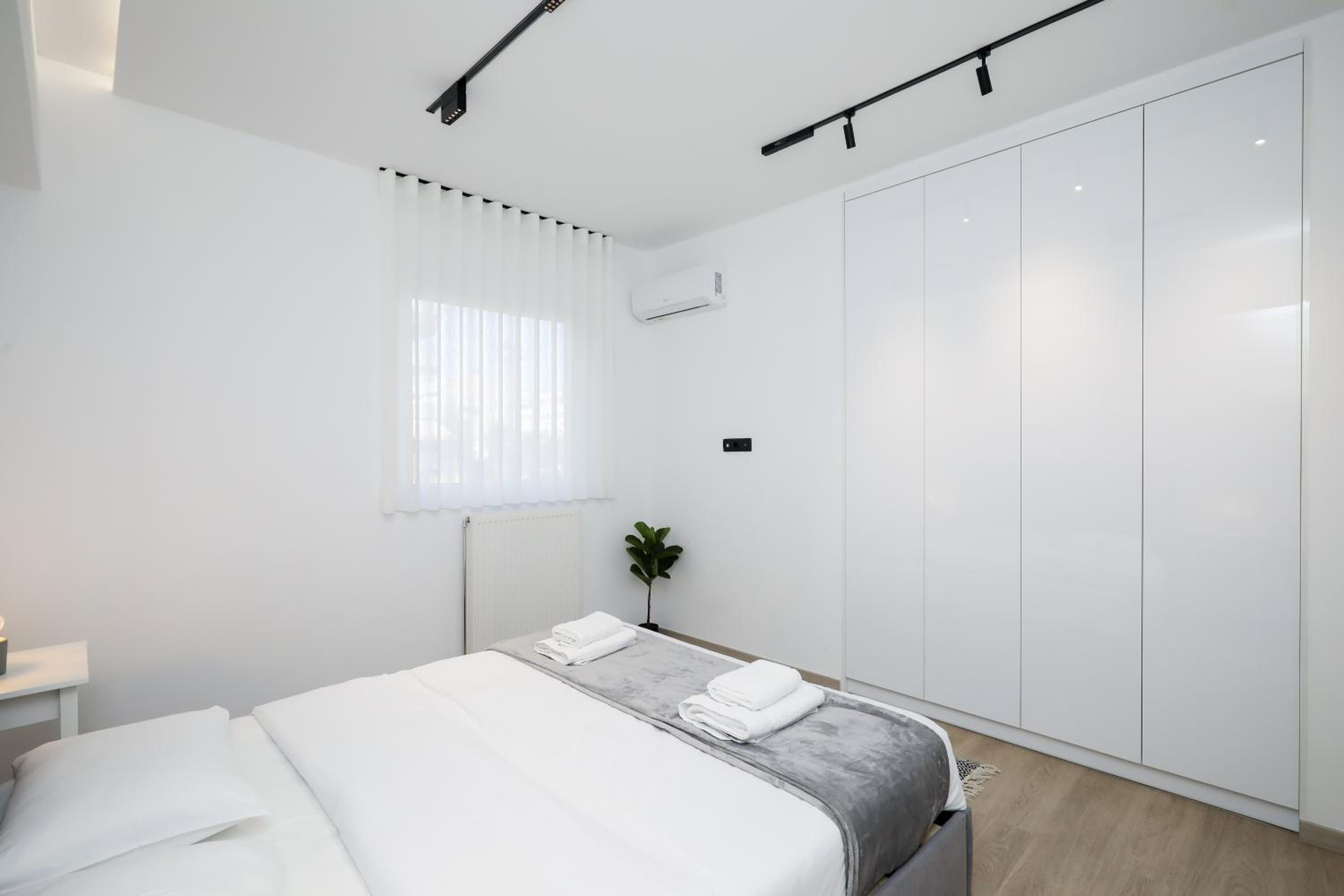 Glyfada Golden Residence - 3 bedroom - Greecing photo 5