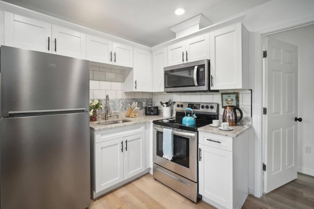 1bed 1bath in the heart of Tampa close to YBOR view 4