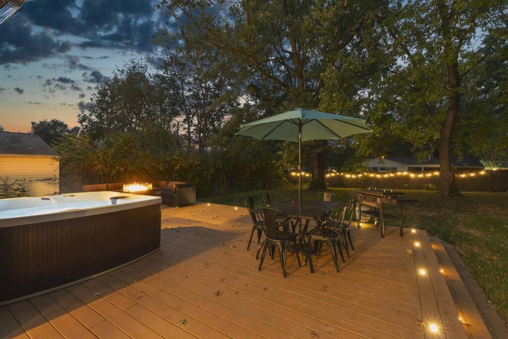 Richmond Vacations - The Luxe Hot Tub10 Min Keenland12 Min Downtown - Property Image 1