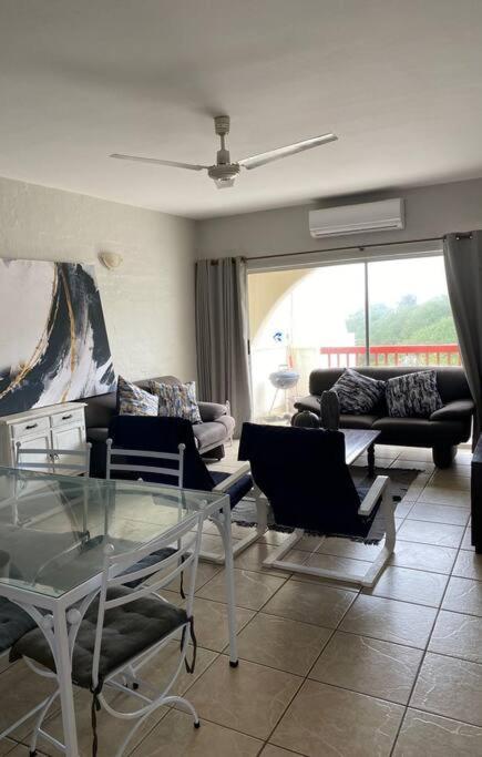 Santorini, Shakas Rock, Ballito Holiday, 3 bedroom, sleeps 6, 3rd floor apartment