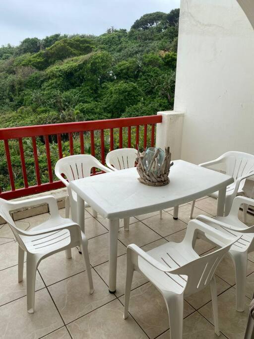 Santorini, Shakas Rock, Ballito Holiday, 3 bedroom, sleeps 6, 3rd floor apartment
