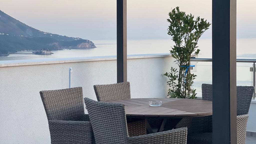 Luxury 4 Bedroom Penthouse with Pool, GYM and SPA view 3