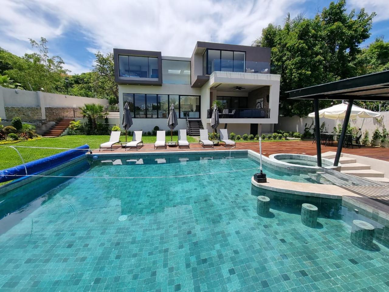 Residencial en Tequesquitengo