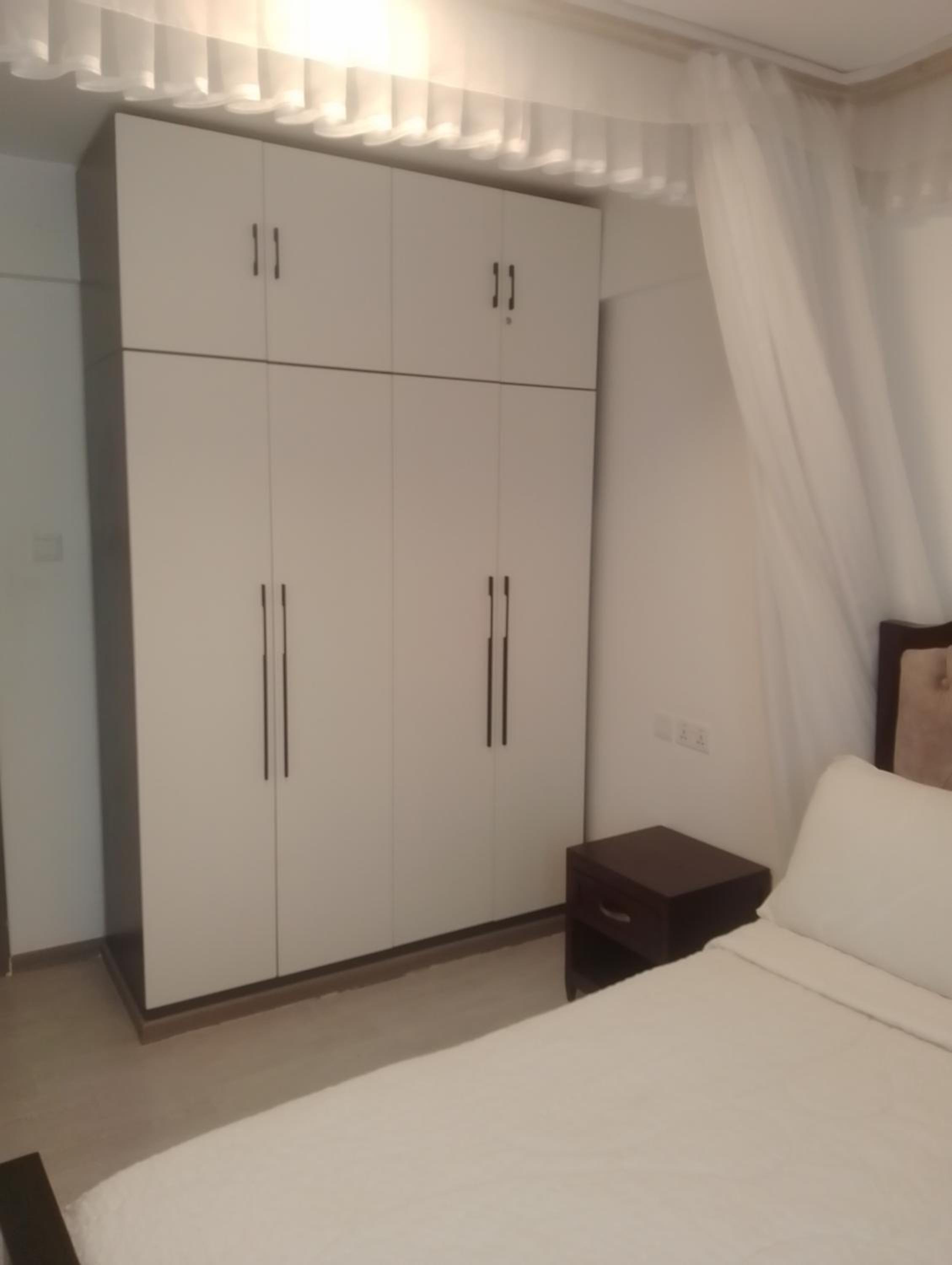 Excuisite 2 bedroom at royal garden apartments view 4