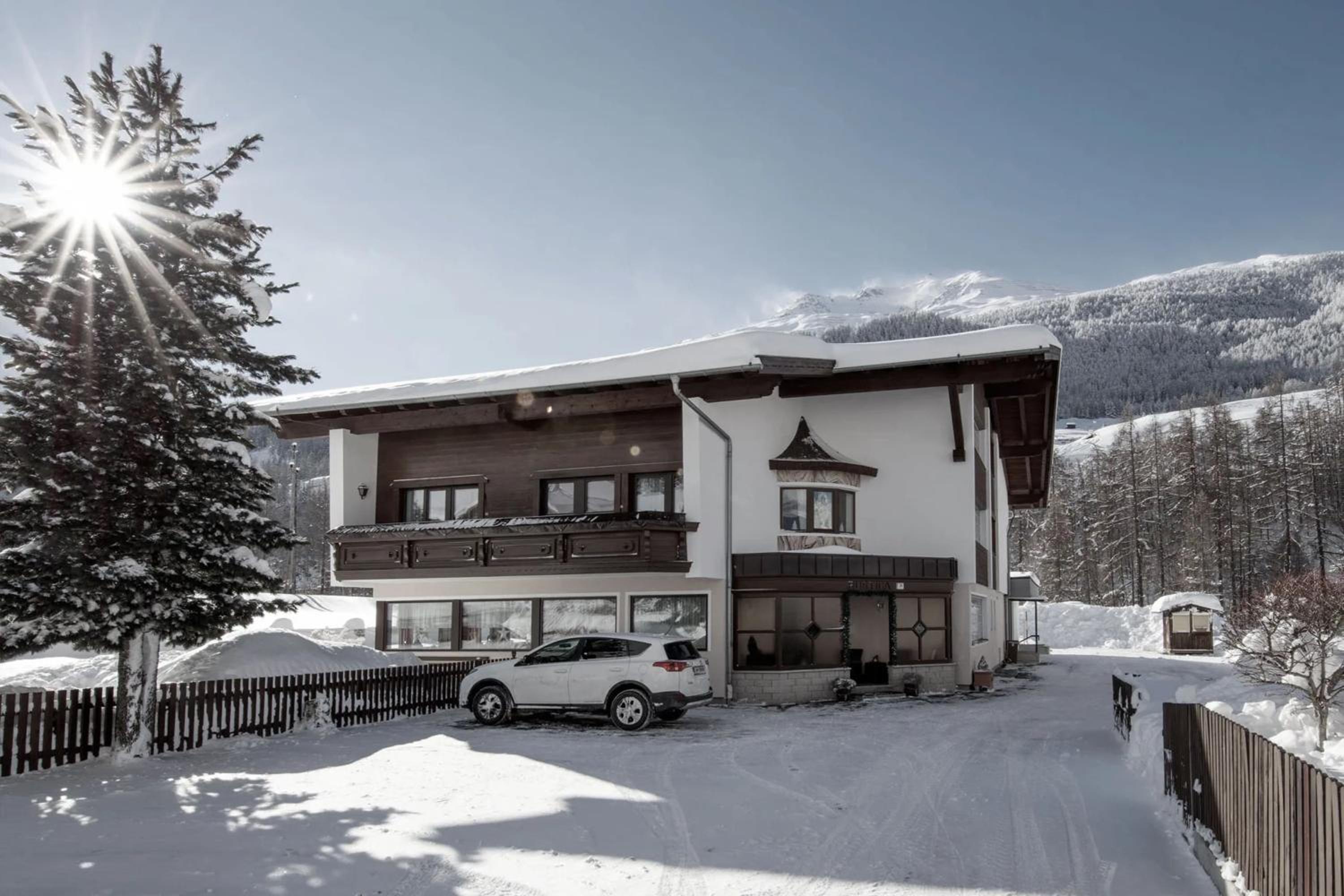 Hotel Garni Rustica - Image 1