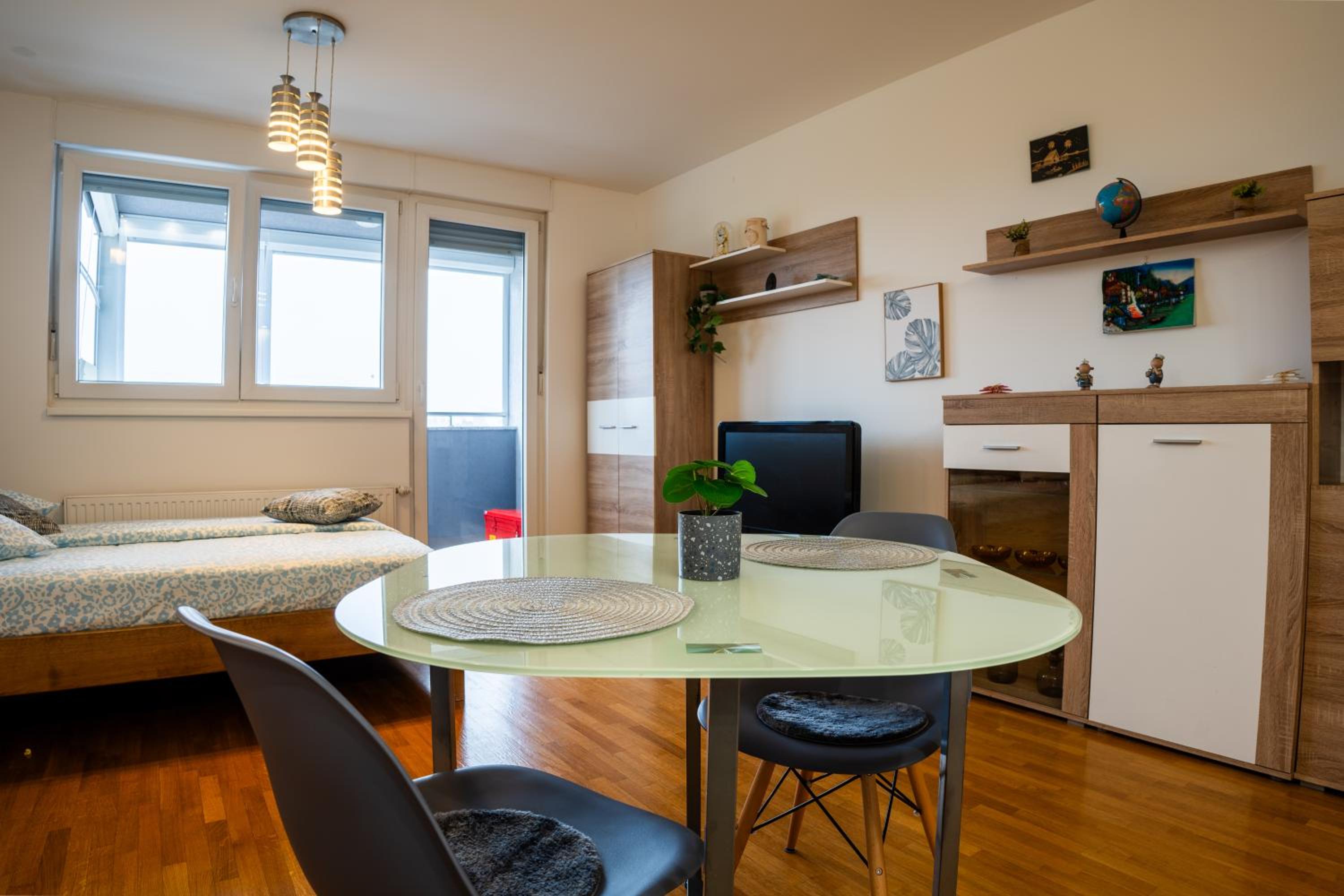 Flex SelfCheckIns 120 - Zagreb - Studio Apartment - Loggia view 2