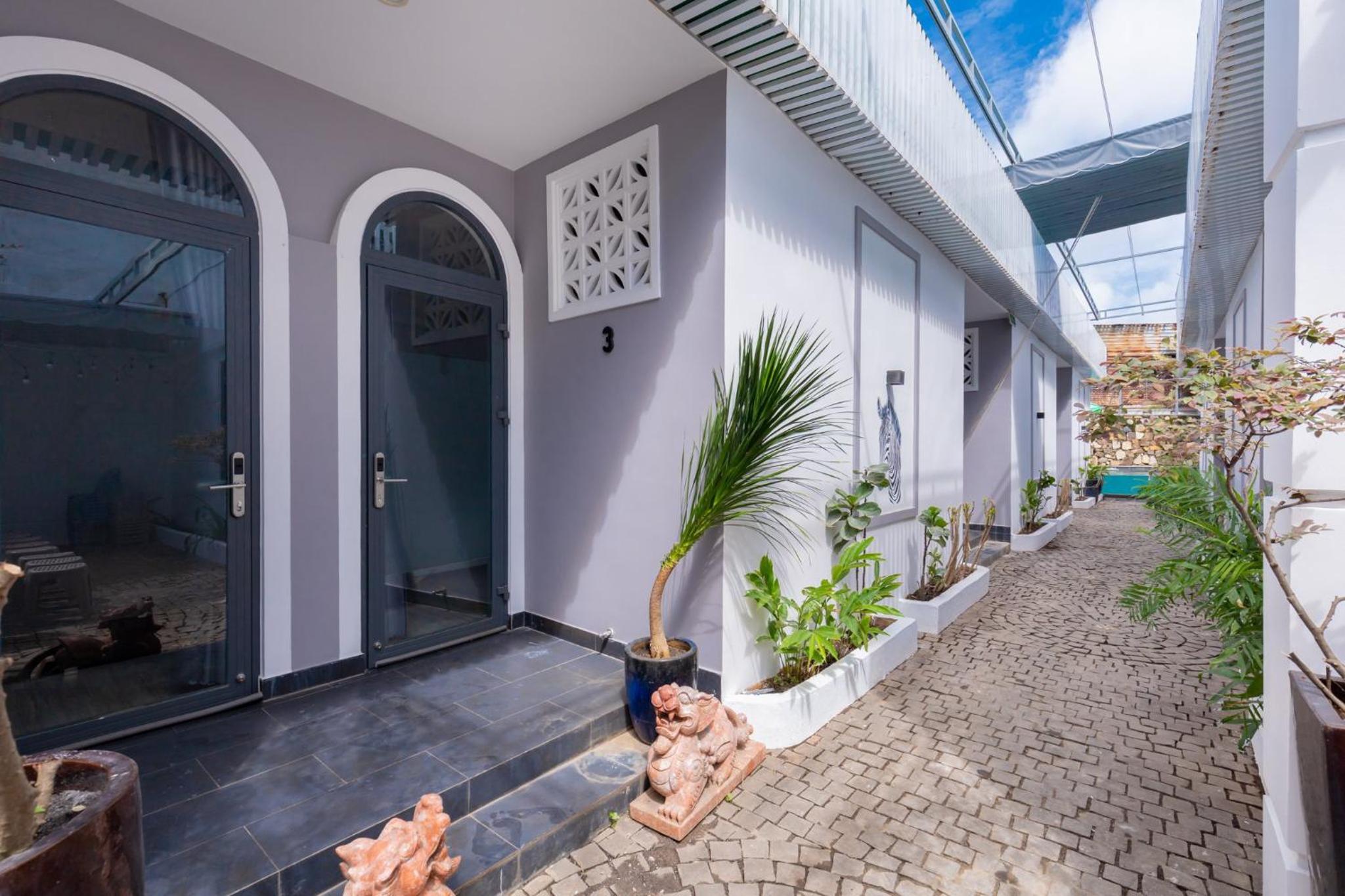Sun Villa 33 Phan Huy Ích - Phòng Khách Có Máy Lạnh view 3