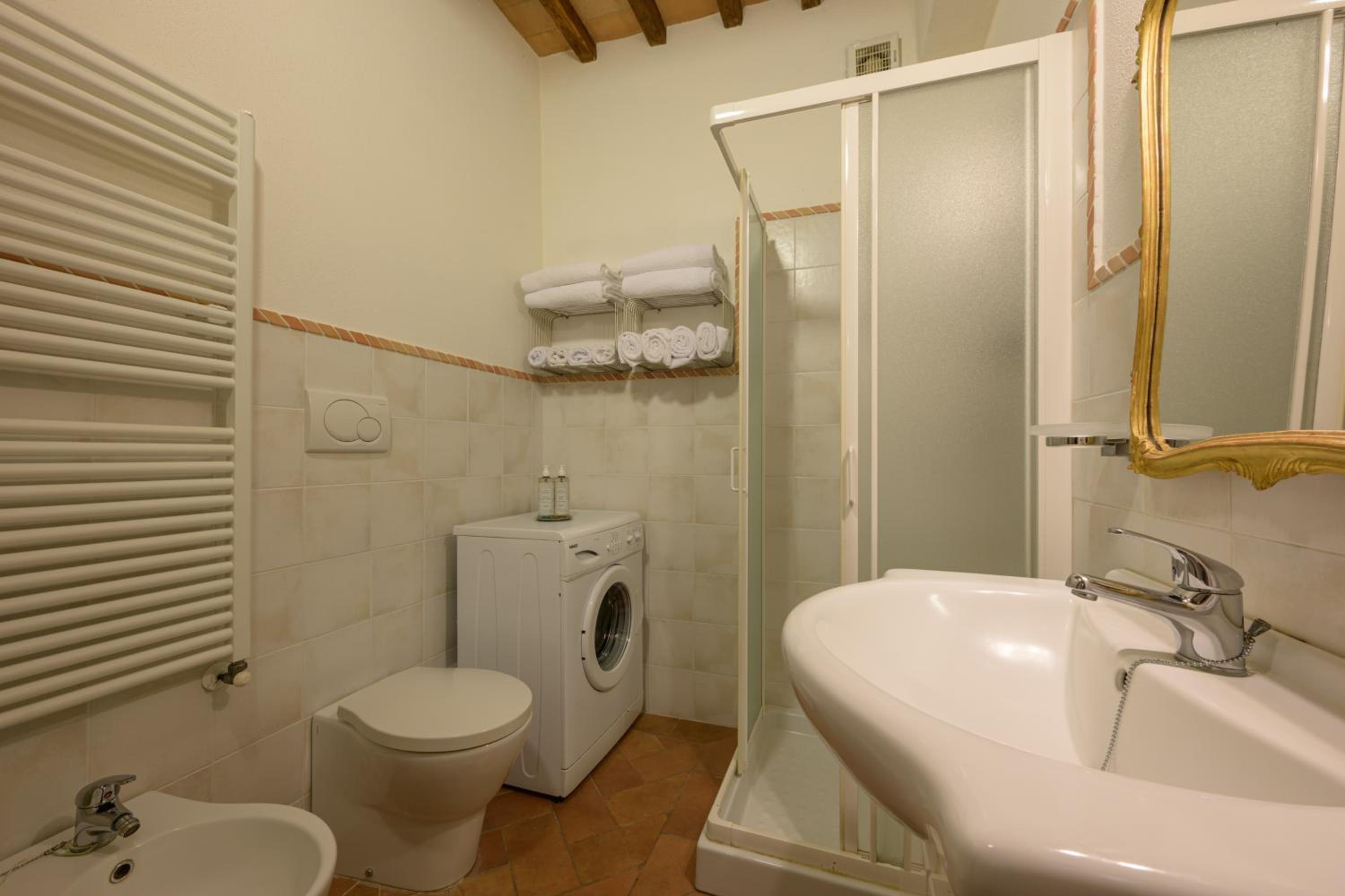 Montalcino Tuscany Home - In Centro view 4