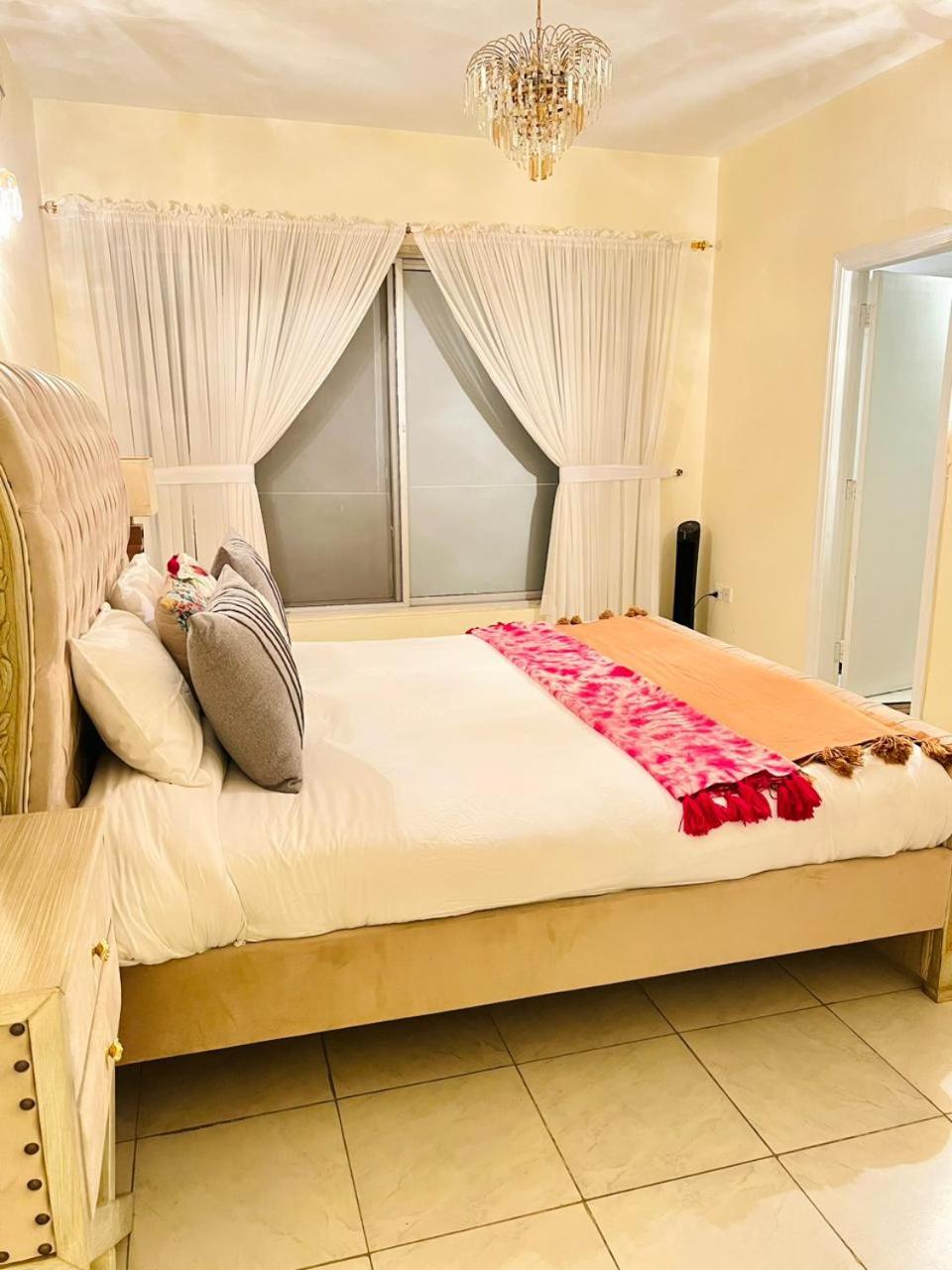 Abu Dhabi Tower Luxurious Apartments - LMY Islamabad