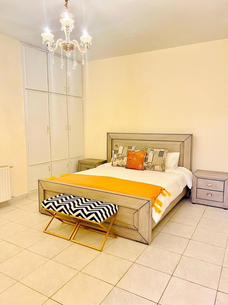 Abu Dhabi Tower Luxurious Apartments - LMY Islamabad