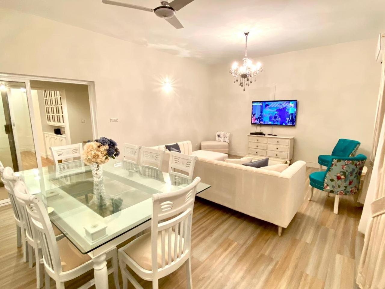 Abu Dhabi Tower Luxurious Apartments - LMY Islamabad
