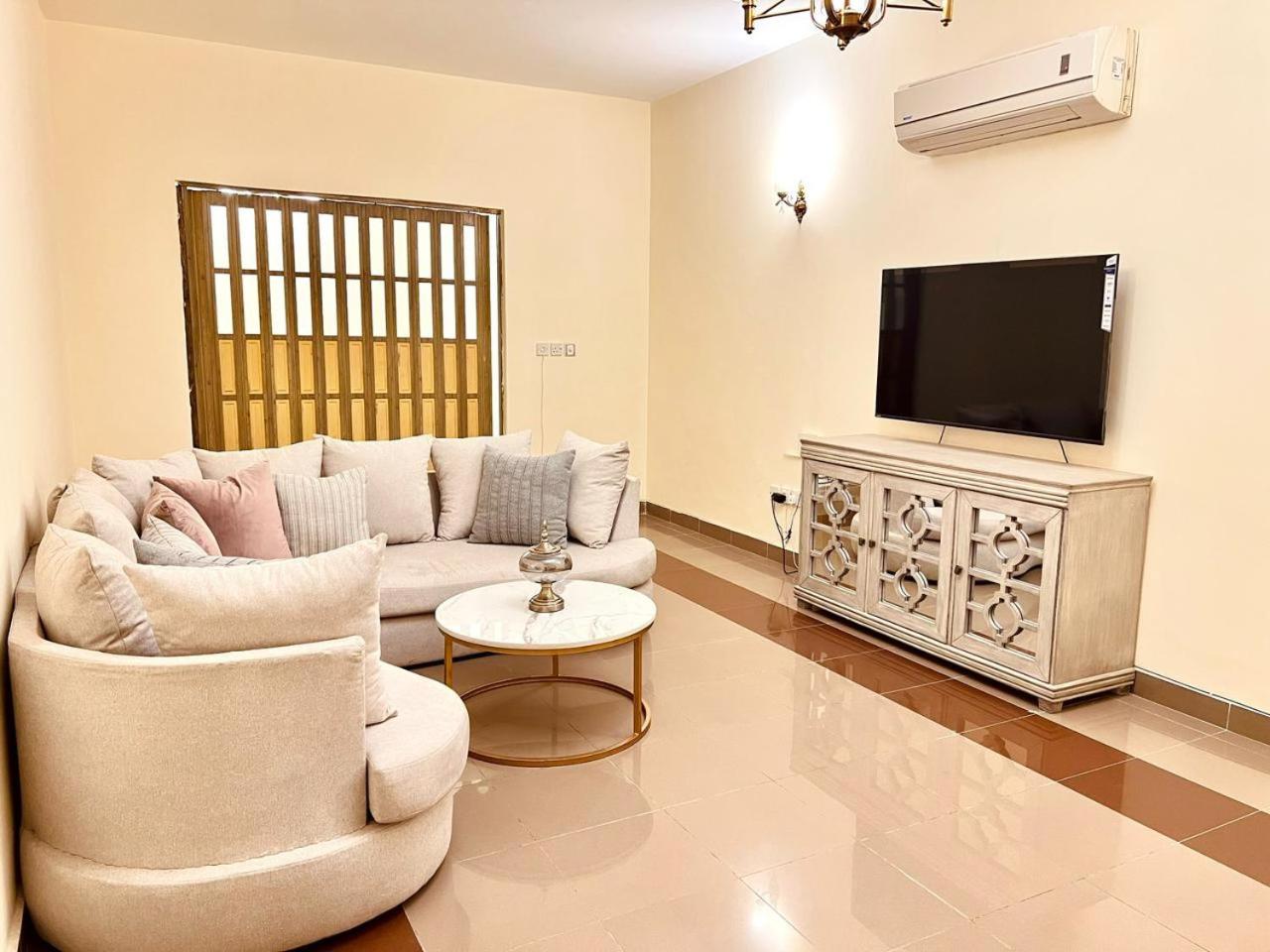 Abu Dhabi Tower Luxurious Apartments - LMY Islamabad