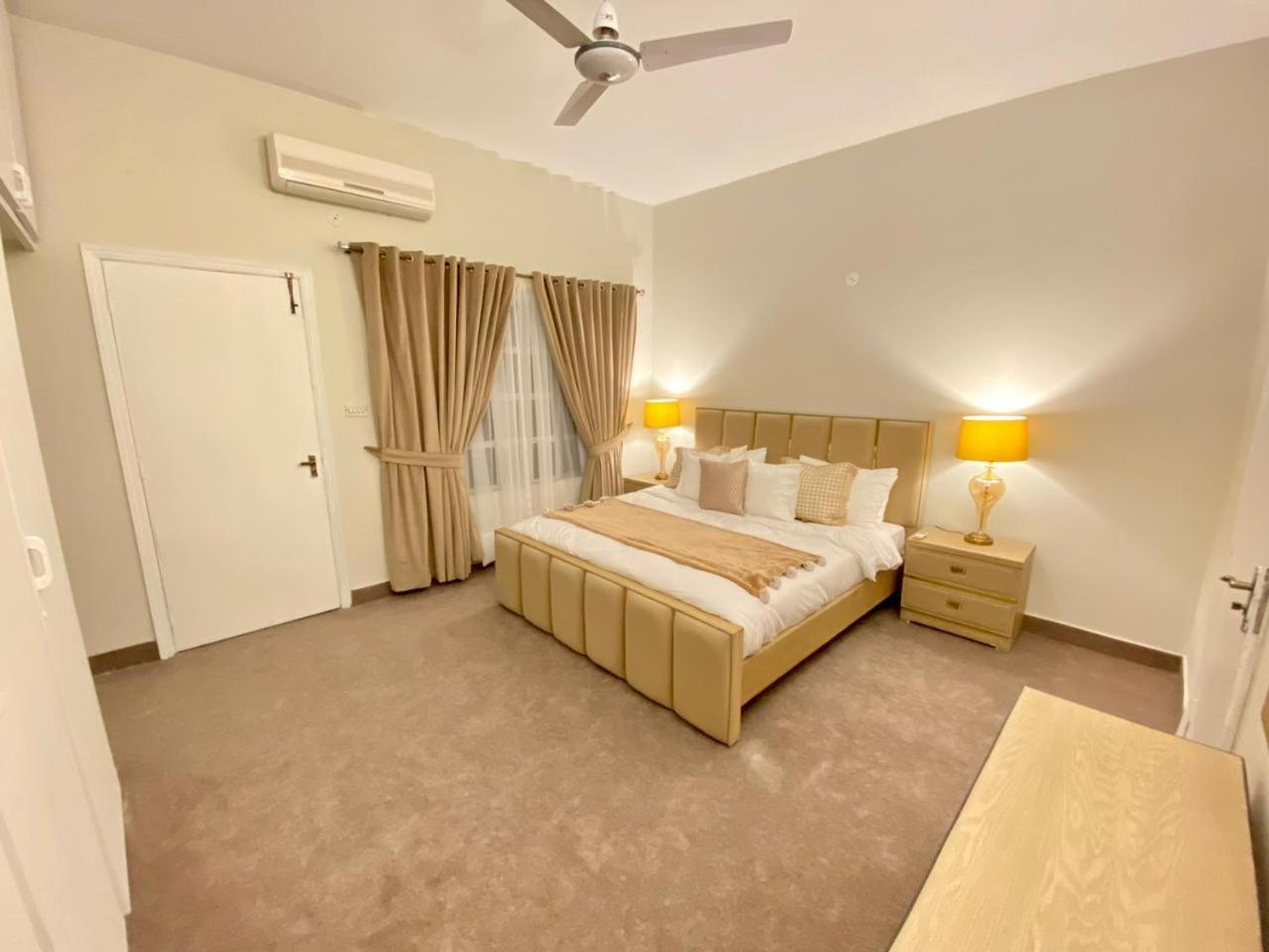 Abu Dhabi Tower Luxurious Apartments - LMY Islamabad