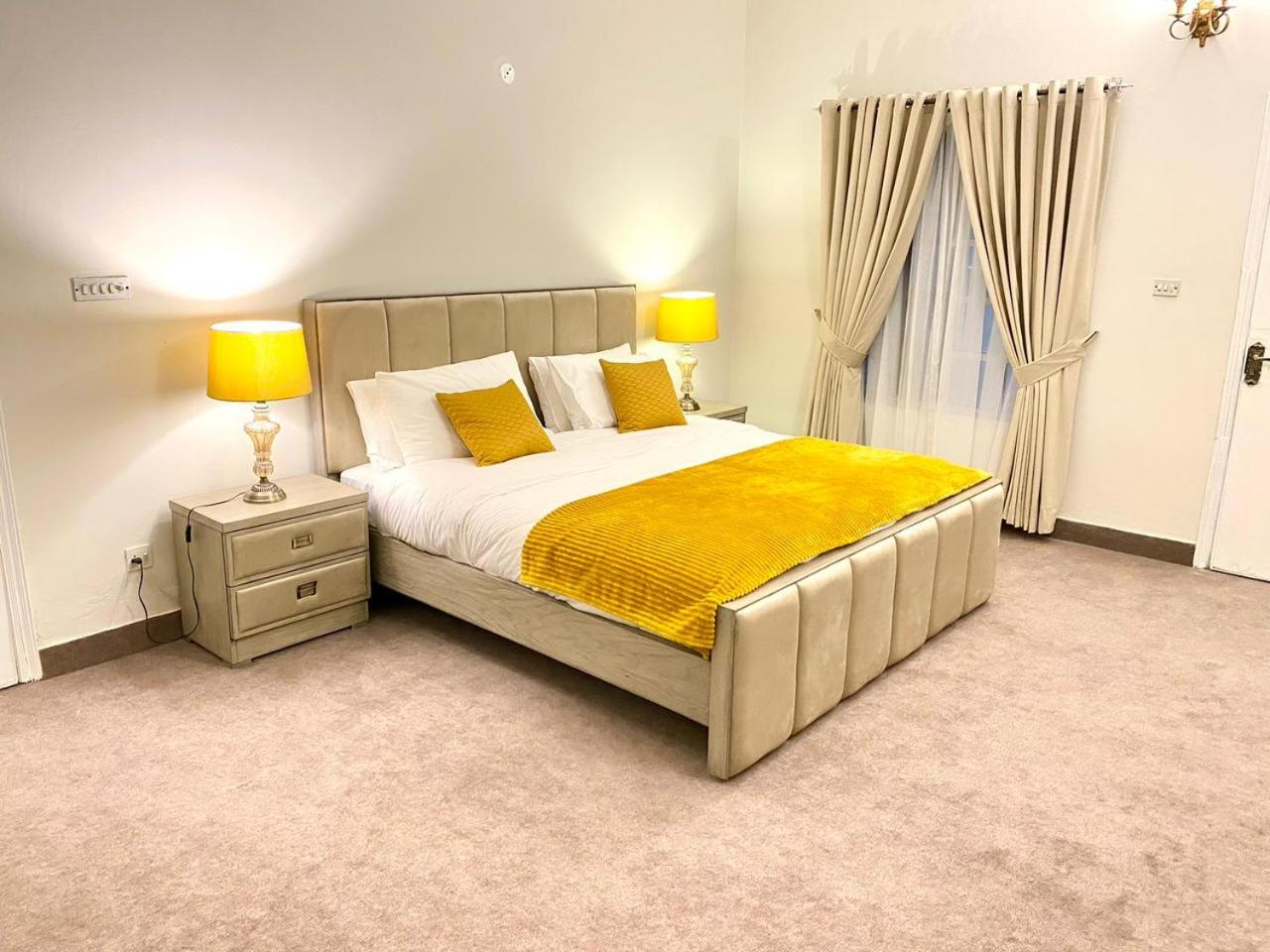 Abu Dhabi Tower Luxurious Apartments - LMY Islamabad