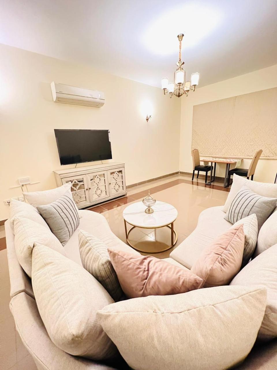 Abu Dhabi Tower Luxurious Apartments - LMY Islamabad