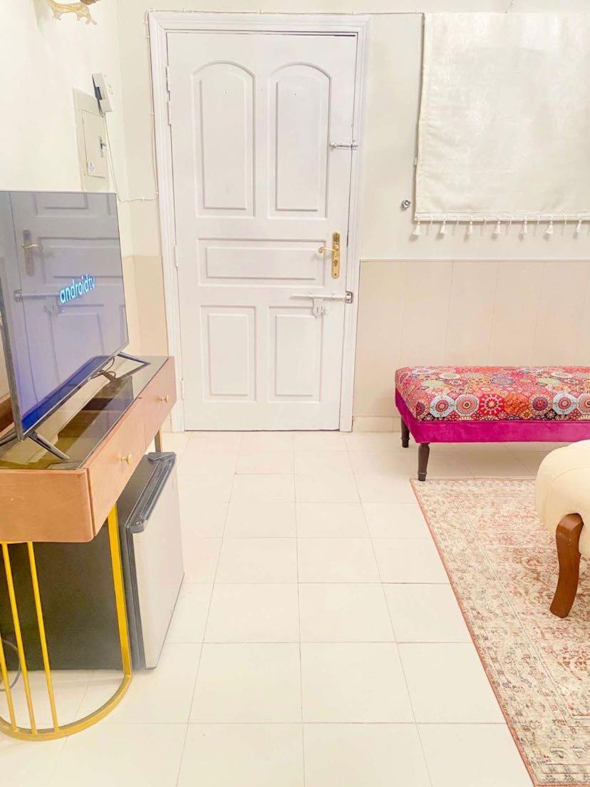 Abu Dhabi Tower Luxurious Apartments - LMY Islamabad