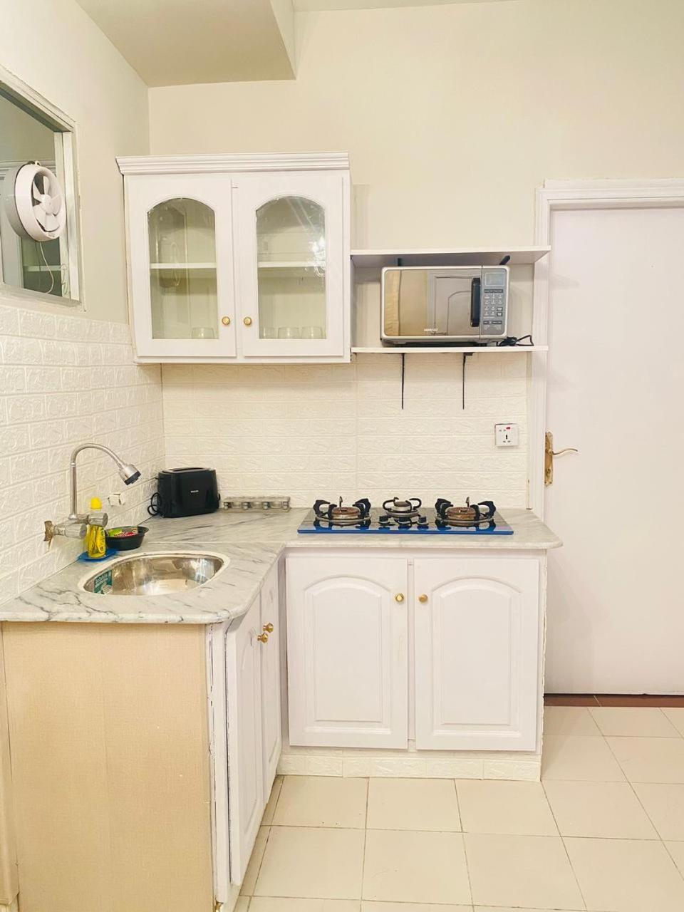 Abu Dhabi Tower Luxurious Apartments - LMY Islamabad