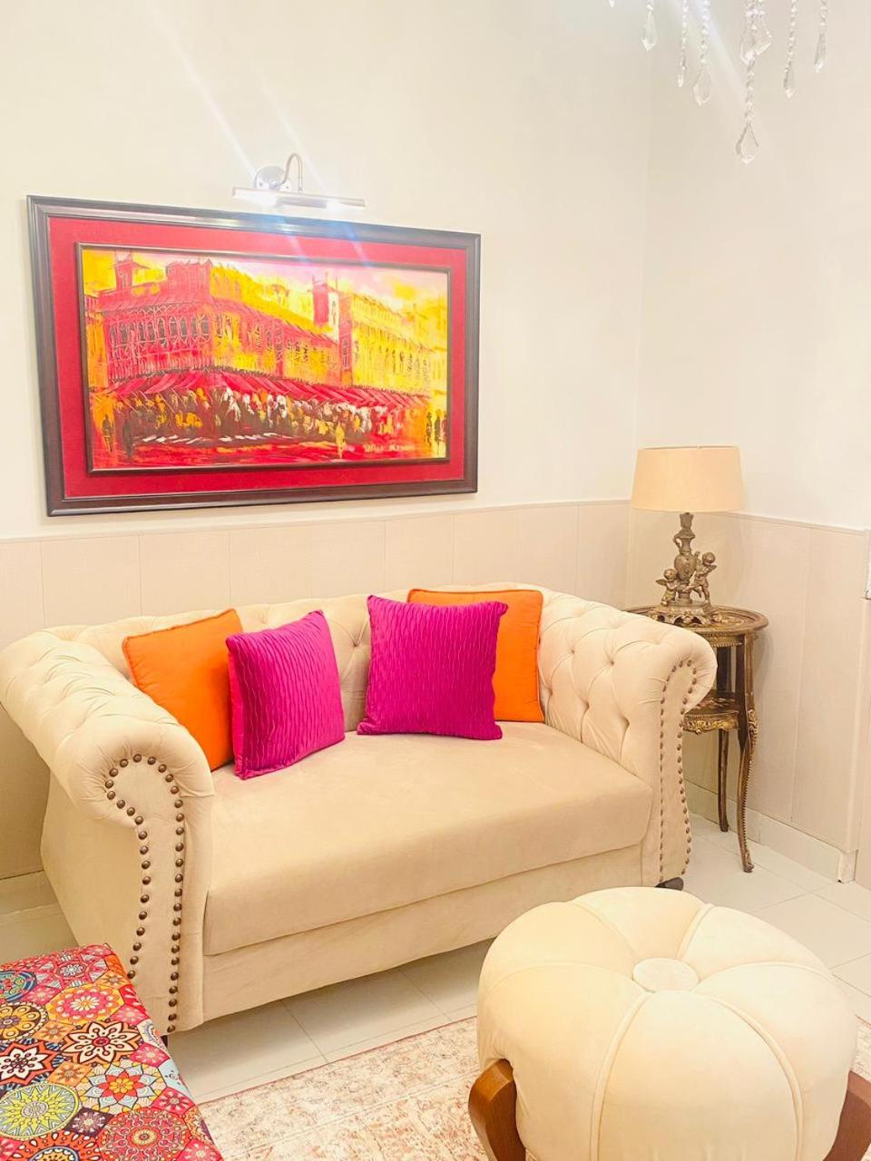 Abu Dhabi Tower Luxurious Apartments - LMY Islamabad