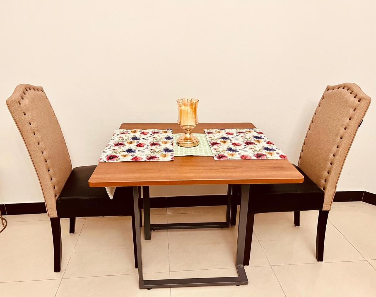 Abu Dhabi Tower Luxurious Apartments - LMY Islamabad
