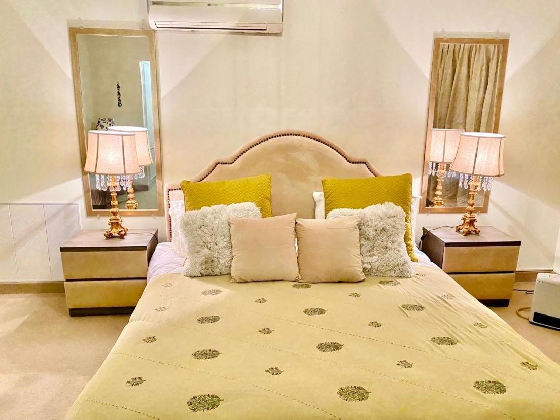 Abu Dhabi Tower Luxurious Apartments - LMY Islamabad