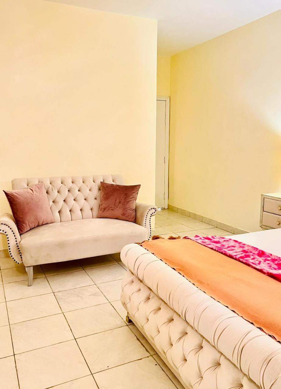 Abu Dhabi Tower Luxurious Apartments - LMY Islamabad