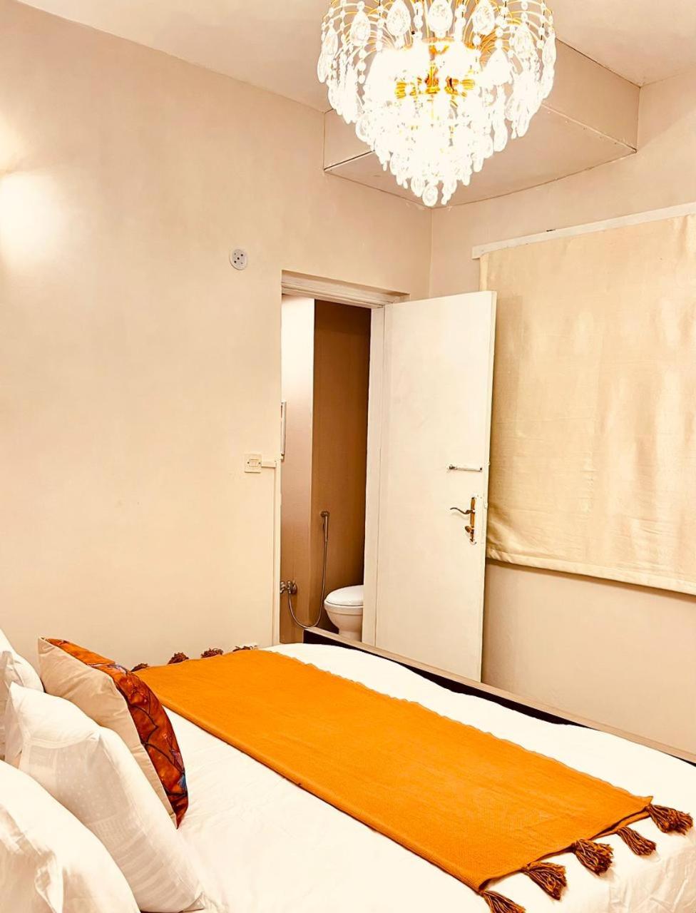 Abu Dhabi Tower Luxurious Apartments - LMY Islamabad
