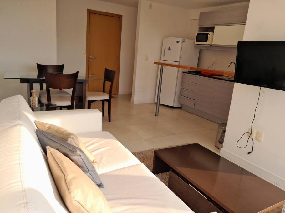 Apartamento con vista al Río, Playa, Piscinas y Gimnasio view 5