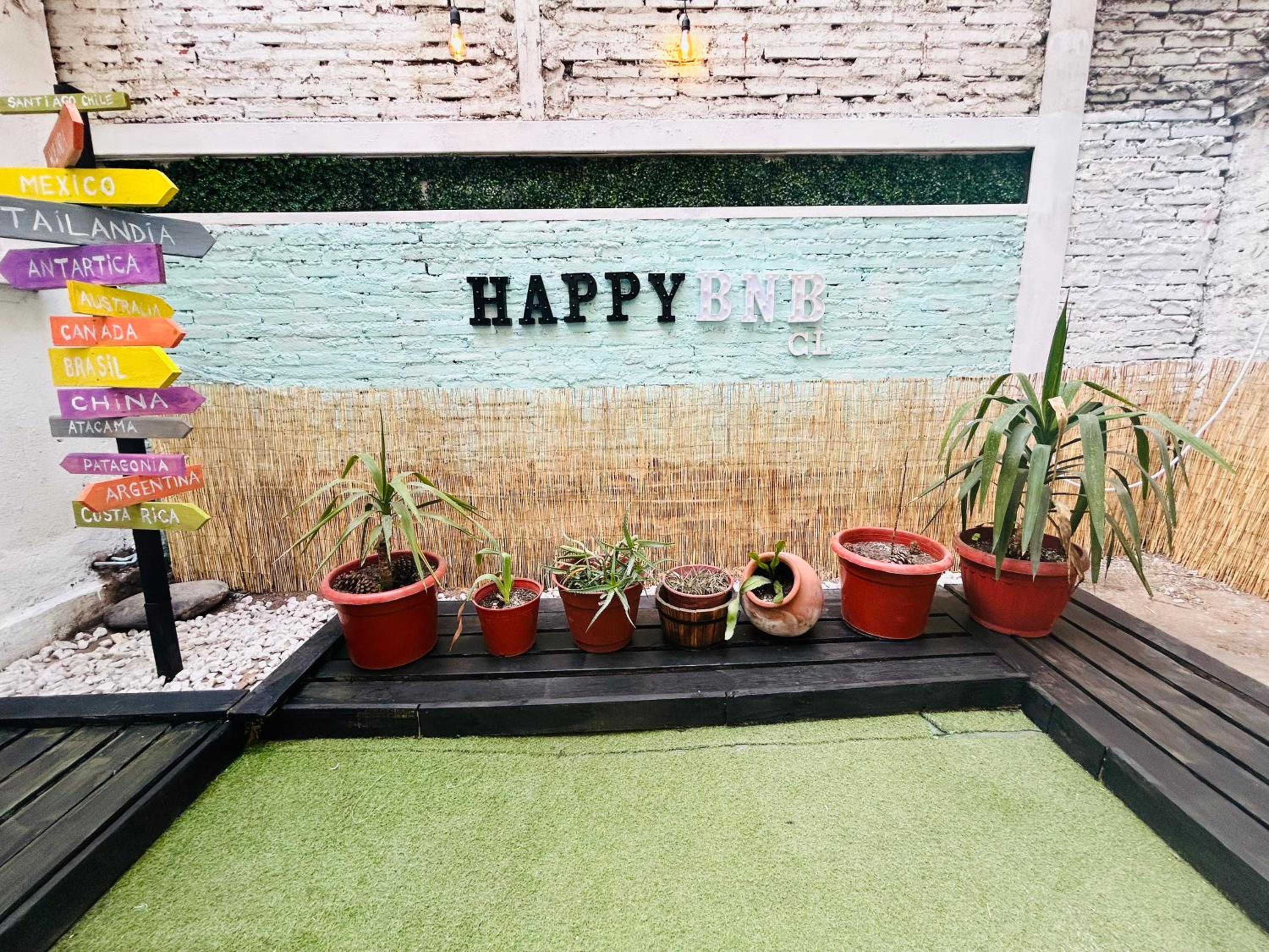 Happy Hostel