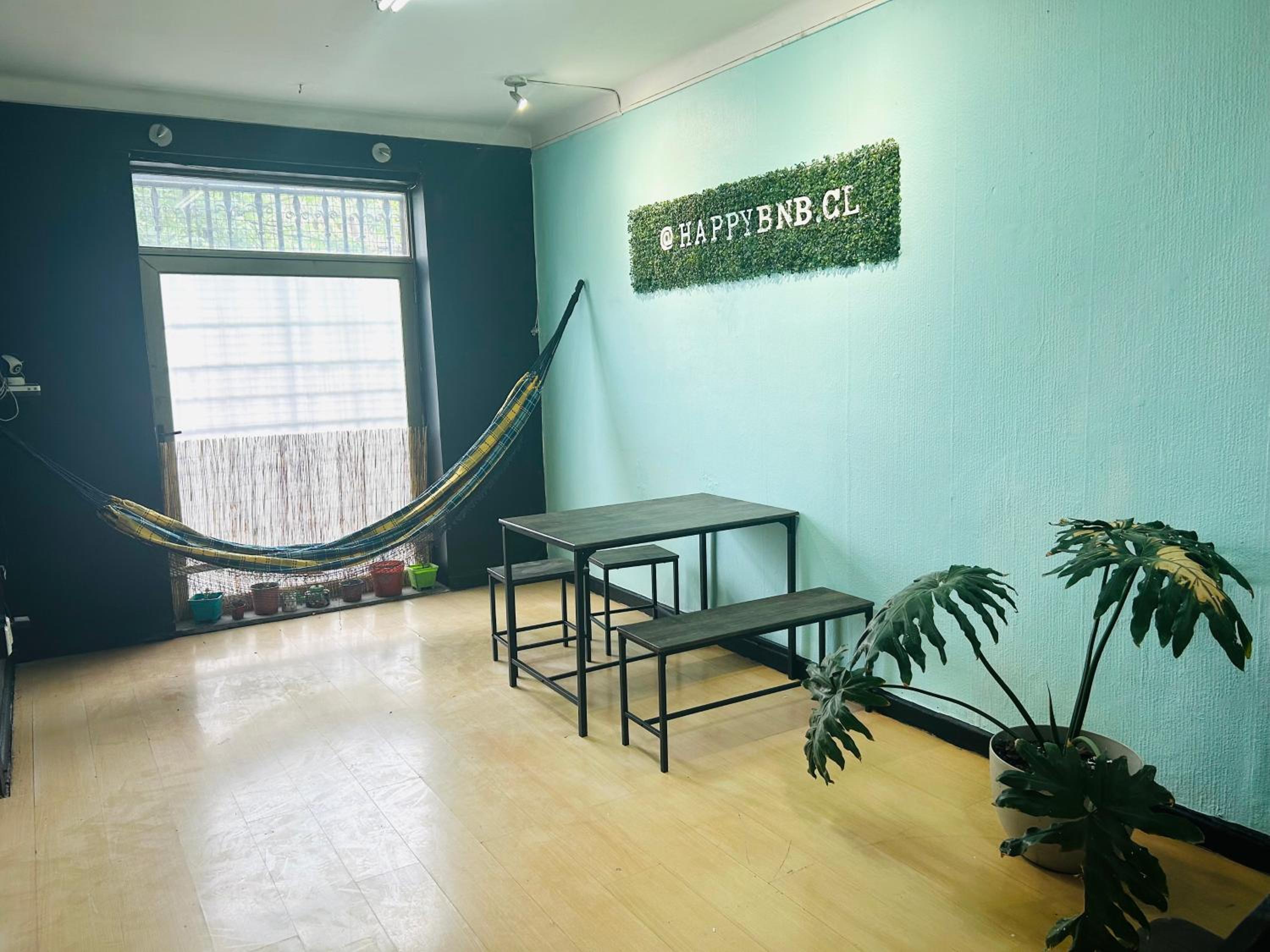 Happy Hostel