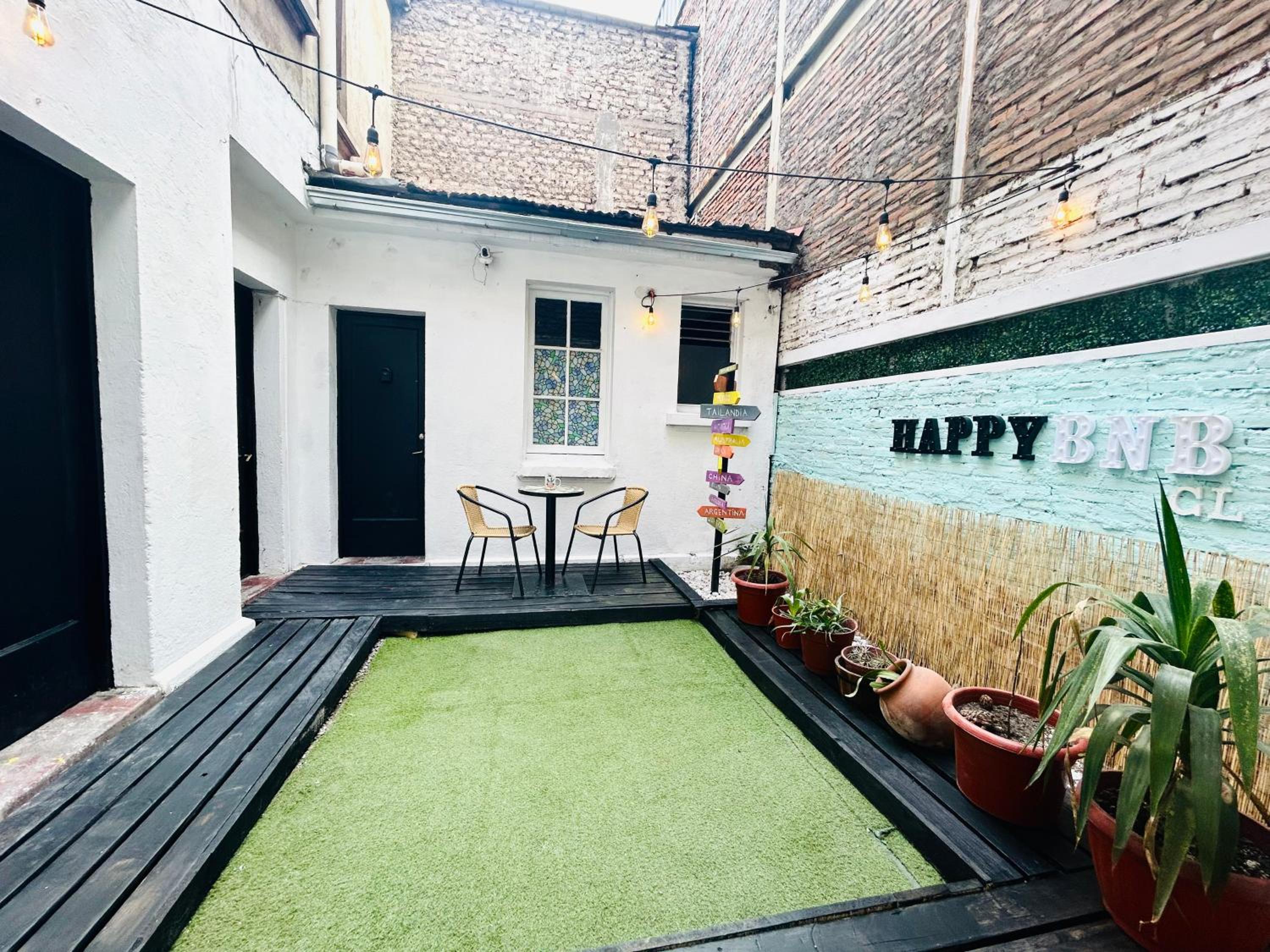 Happy Hostel