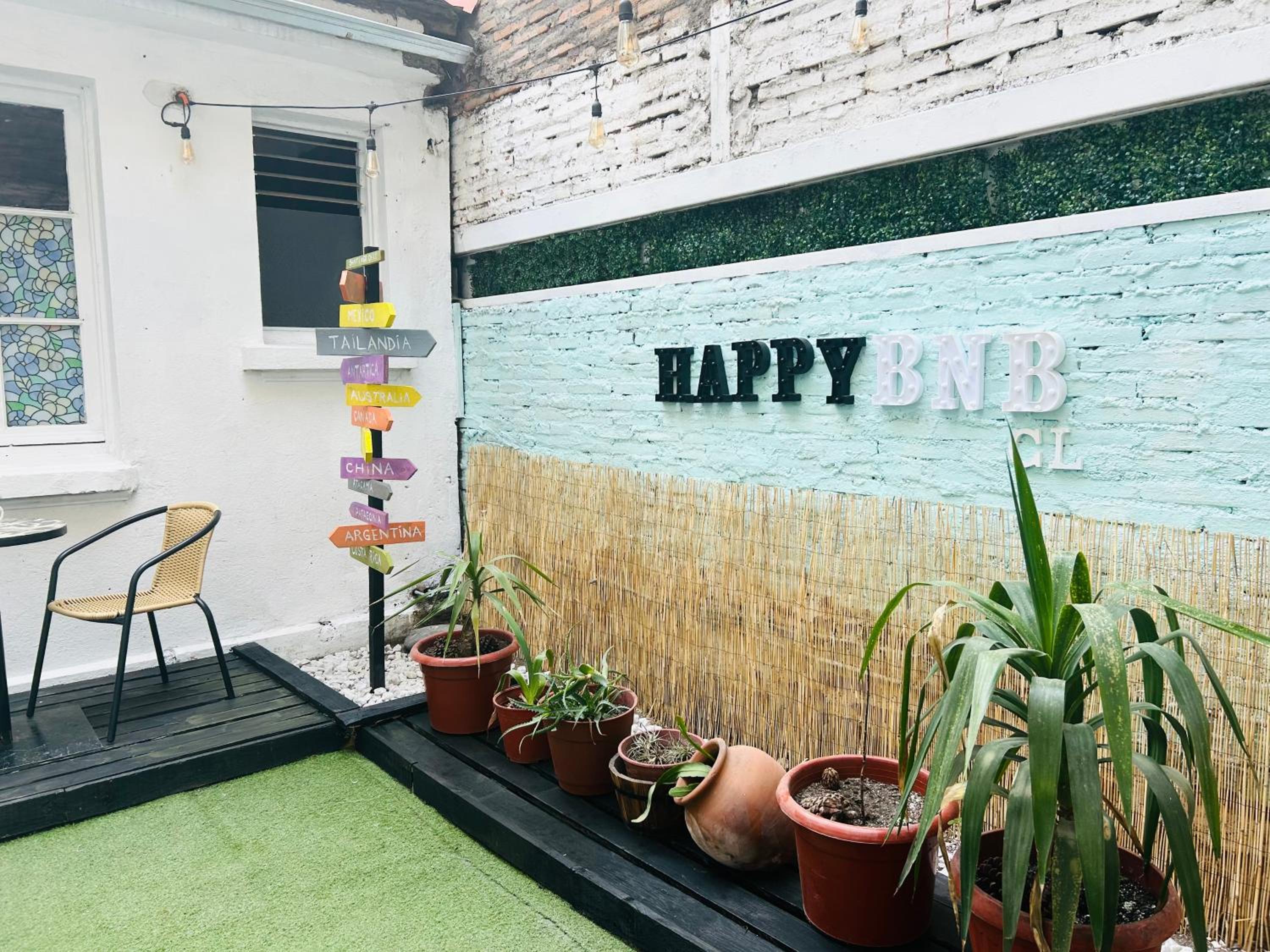 Happy Hostel
