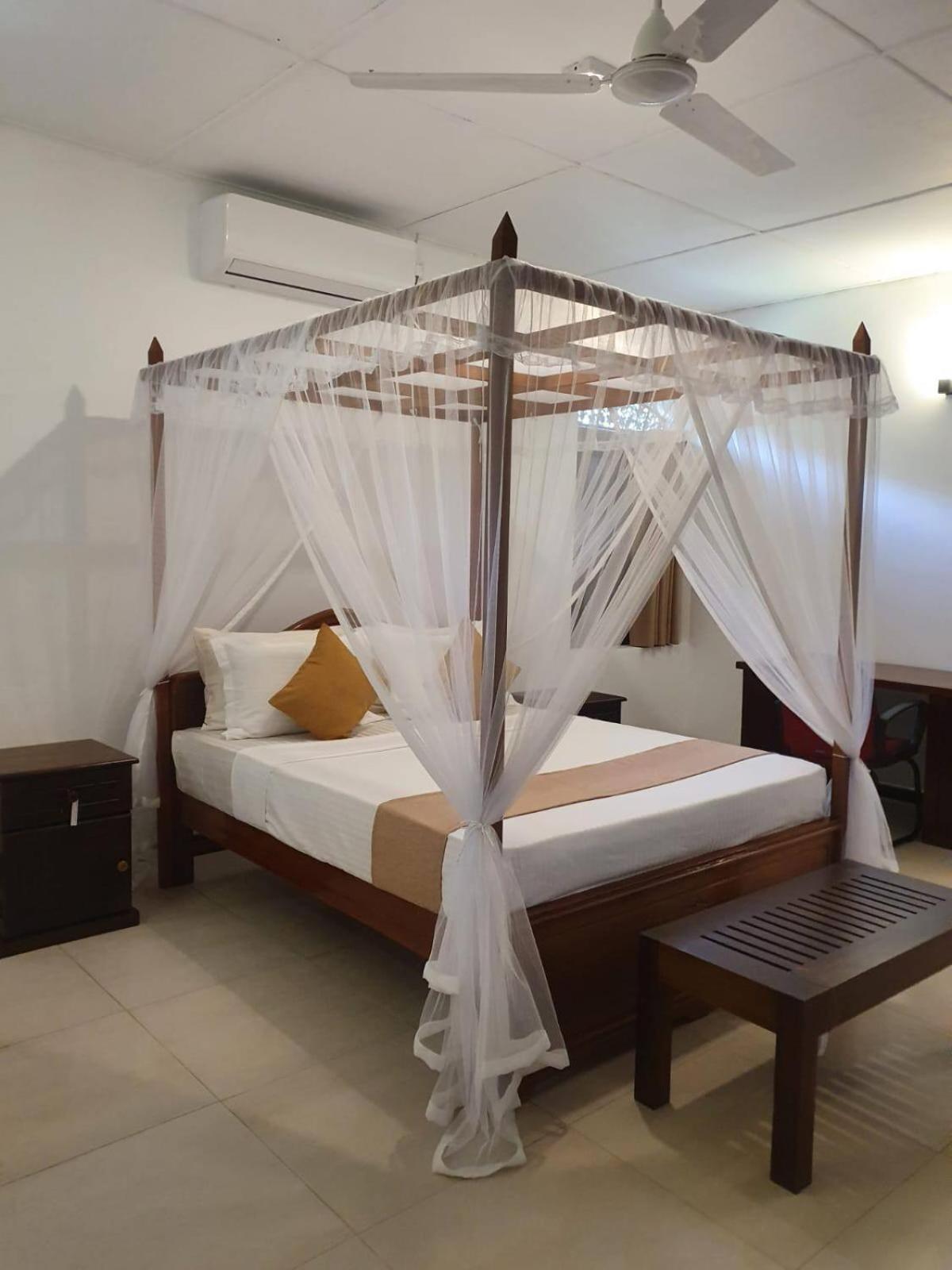 Singapore Bungalow Galle view 5