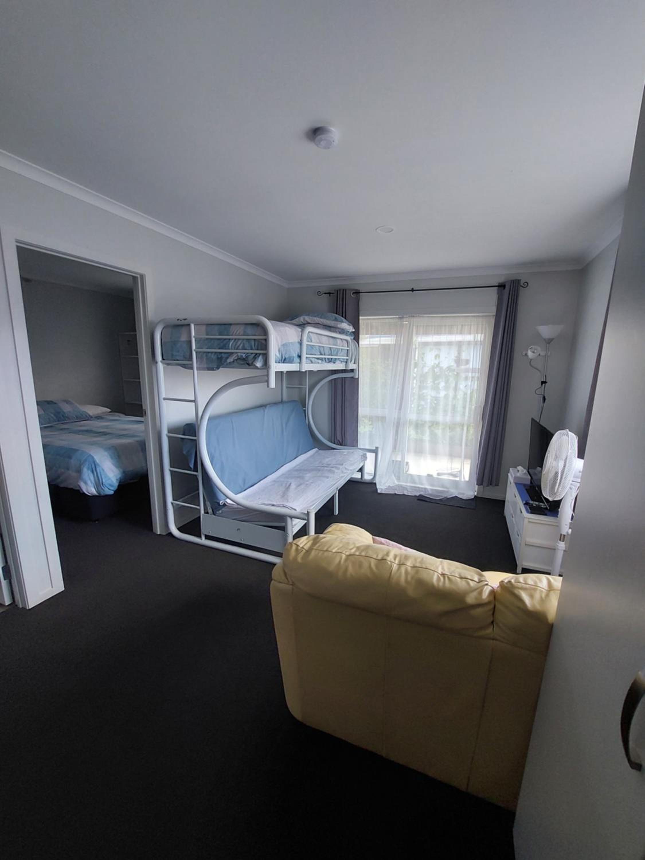 Comfortable 1 bedroom perfect for travelers or workers view 2