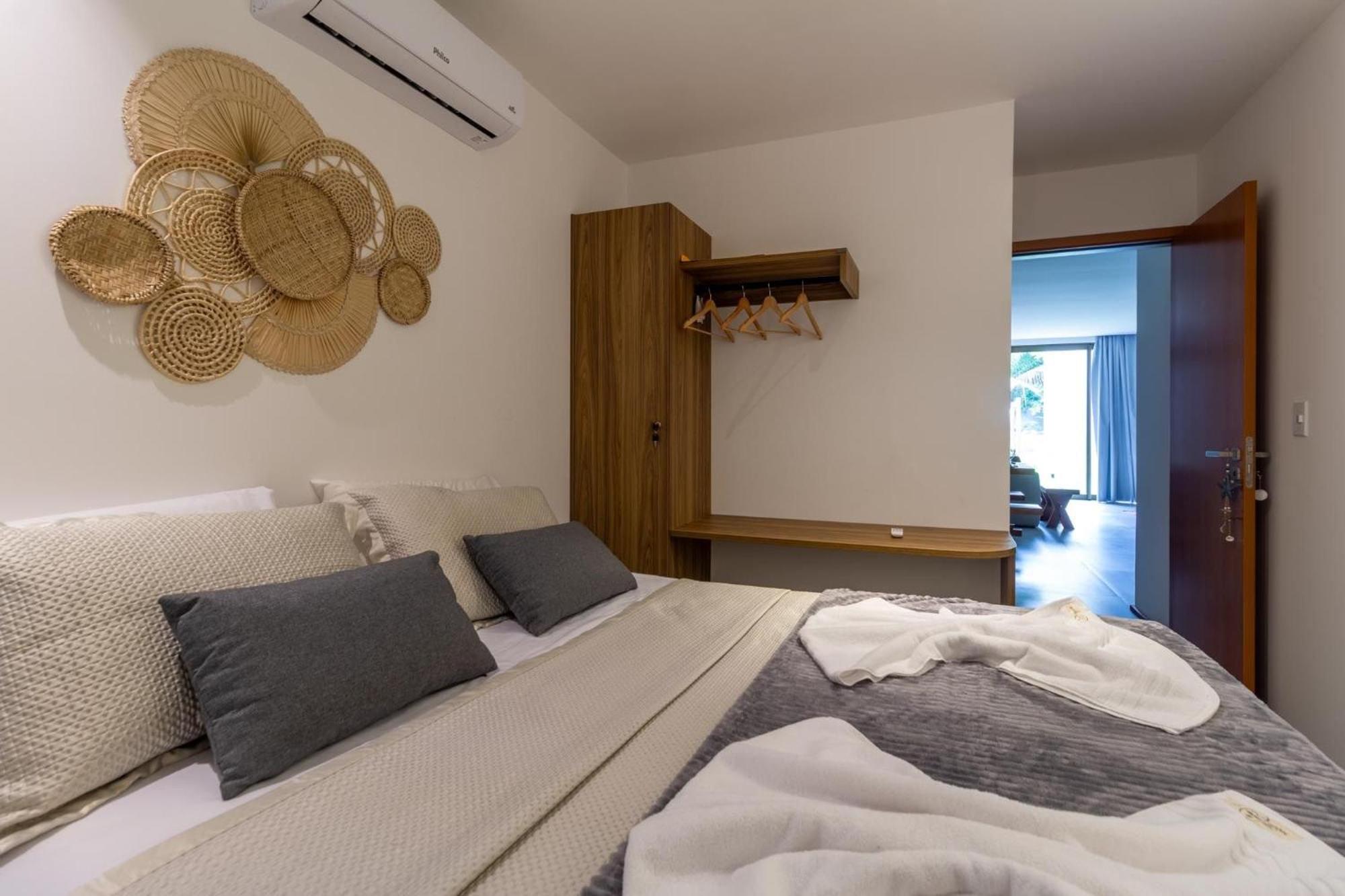 Villa Naluri Frente Mar em Japaratinga por Quarto à Vista