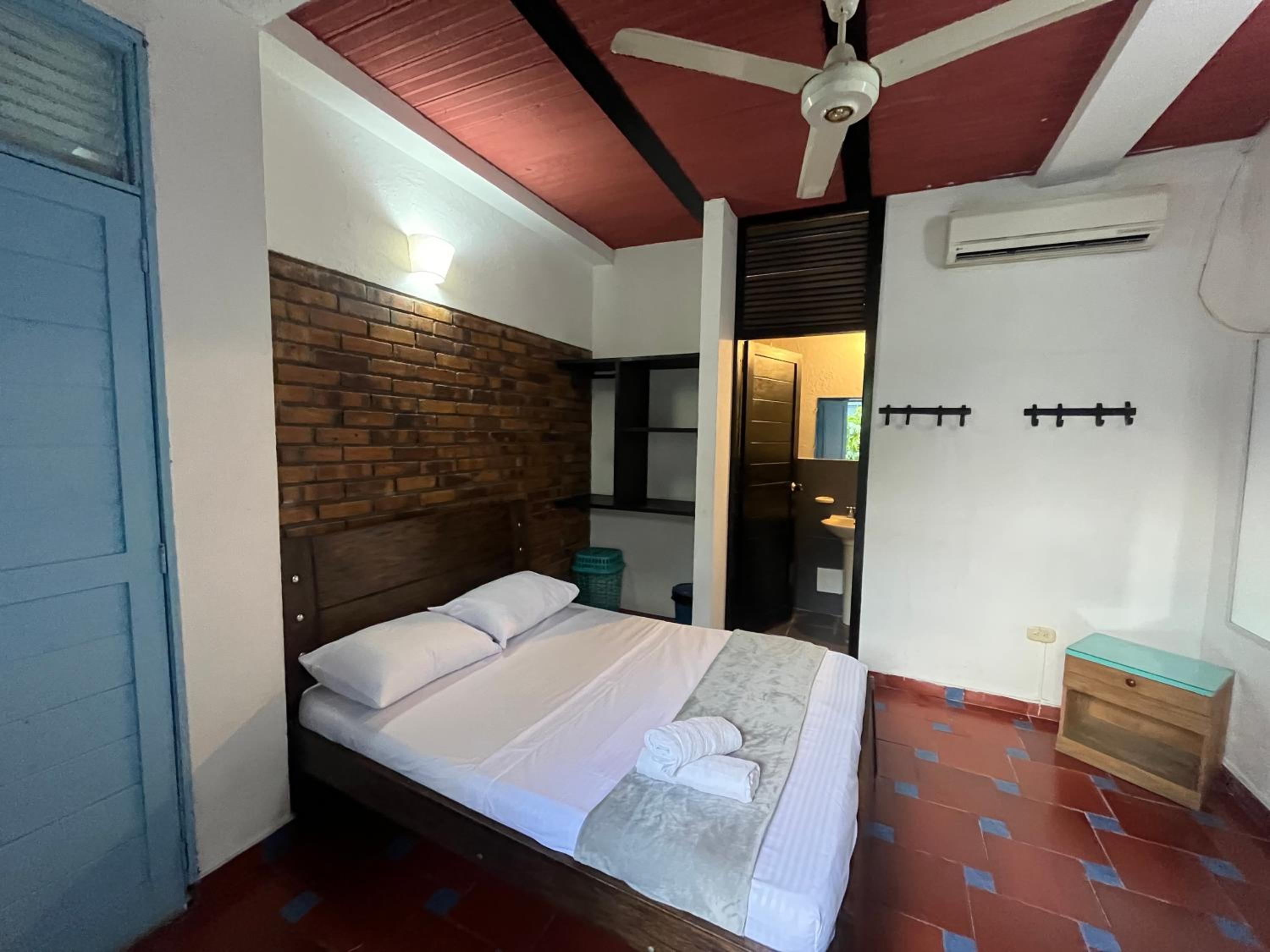 Sana Mar Hostel & Eco-Café