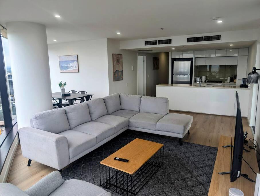 Panoramic Docklands Apartment