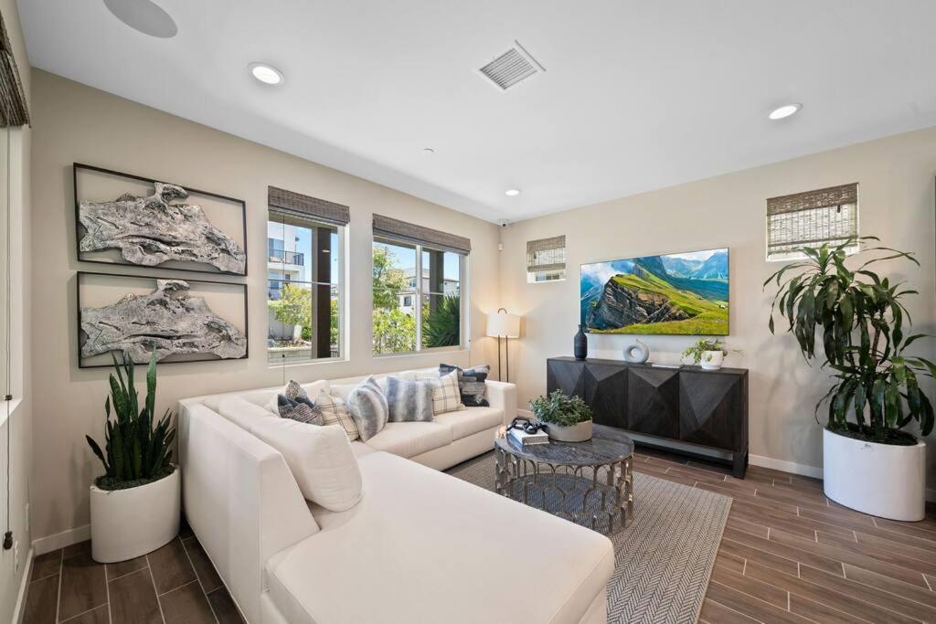 Executive New Home in South Orange County, CA view 2