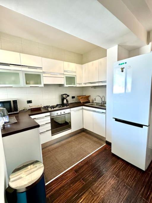 Great Apartment in Musicians Building