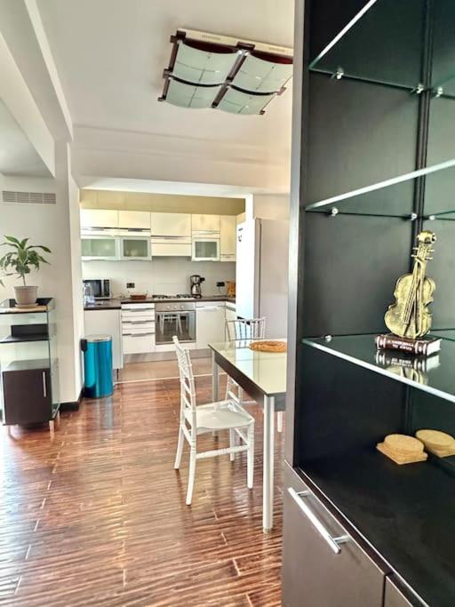 Great Apartment in Musicians Building