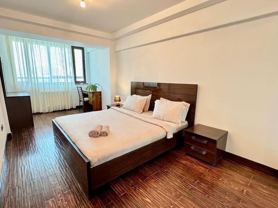 Great Apartment in Musicians Building