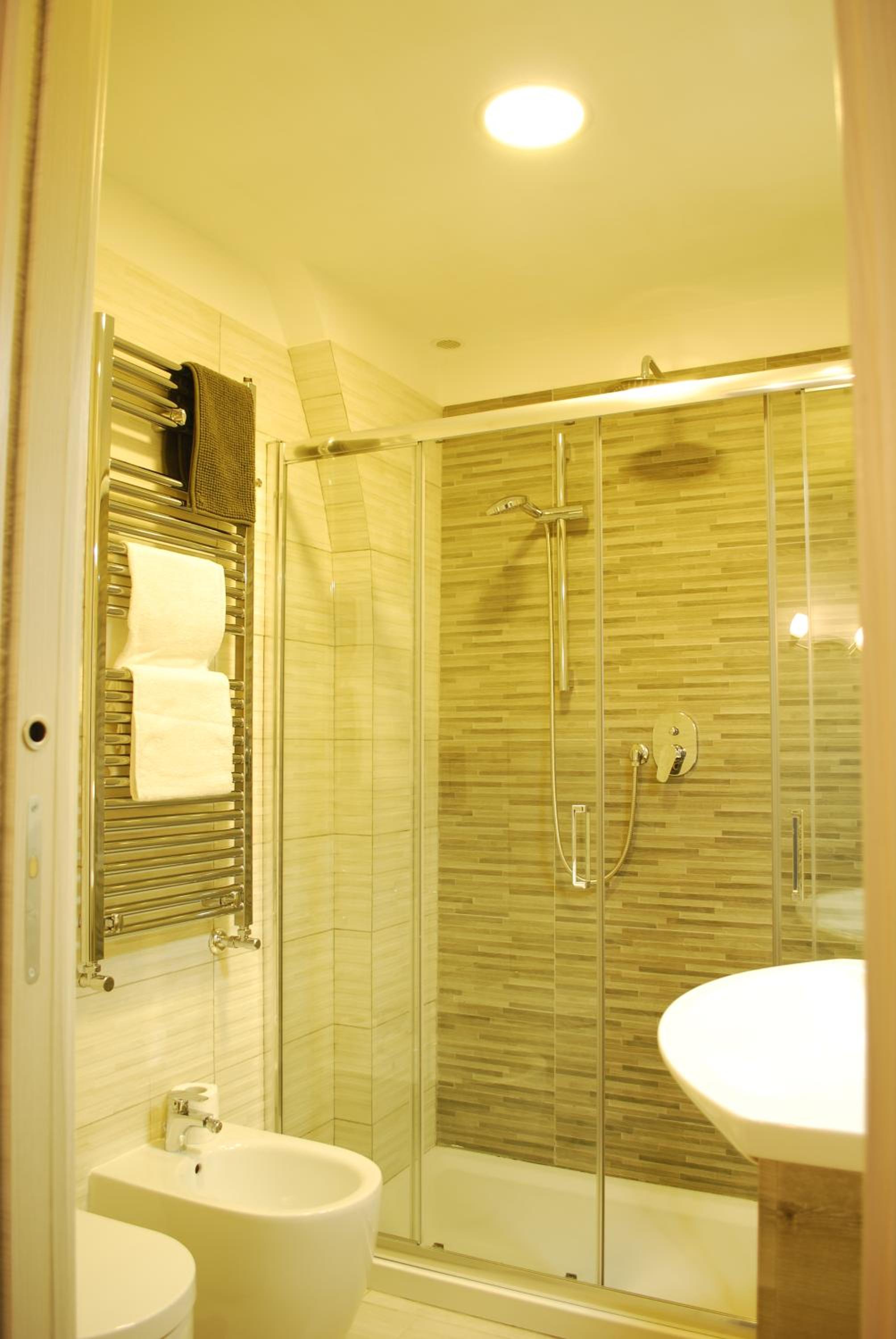 Parthenope Suite Rooms Vomero Vanvitelli a 2 min quartieri spagno via Toledo