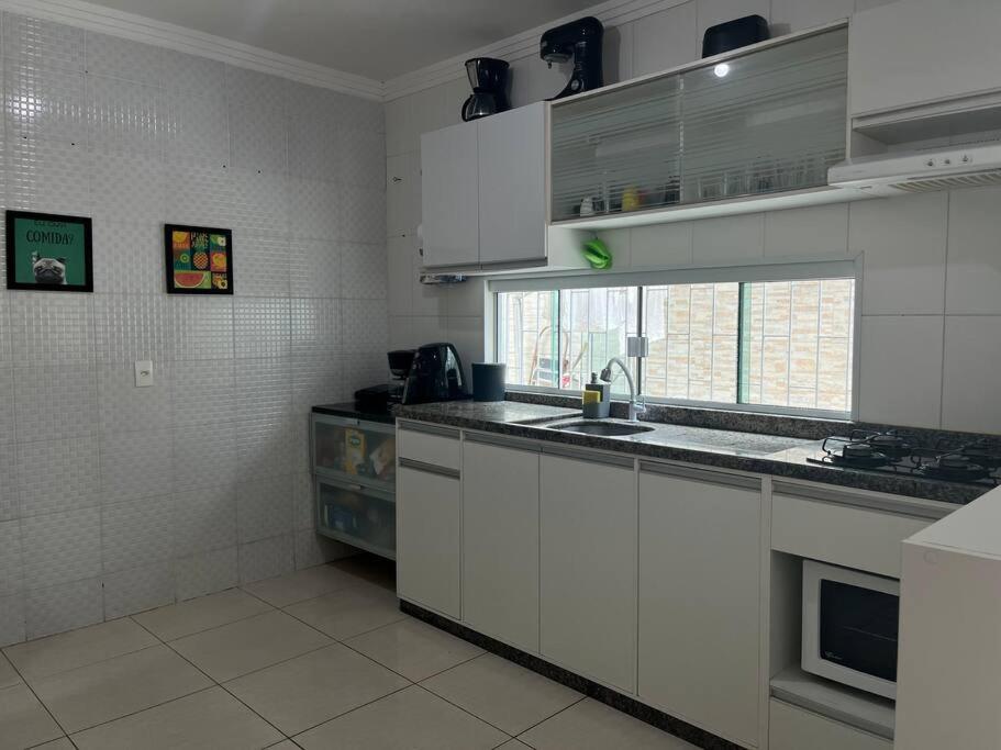 Casa com Piscina e Churrasqueira a 2km da Praia dos Ingleses