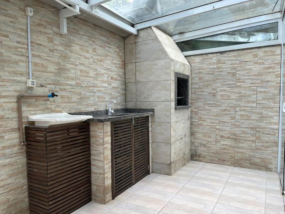 Casa com Piscina e Churrasqueira a 2km da Praia dos Ingleses